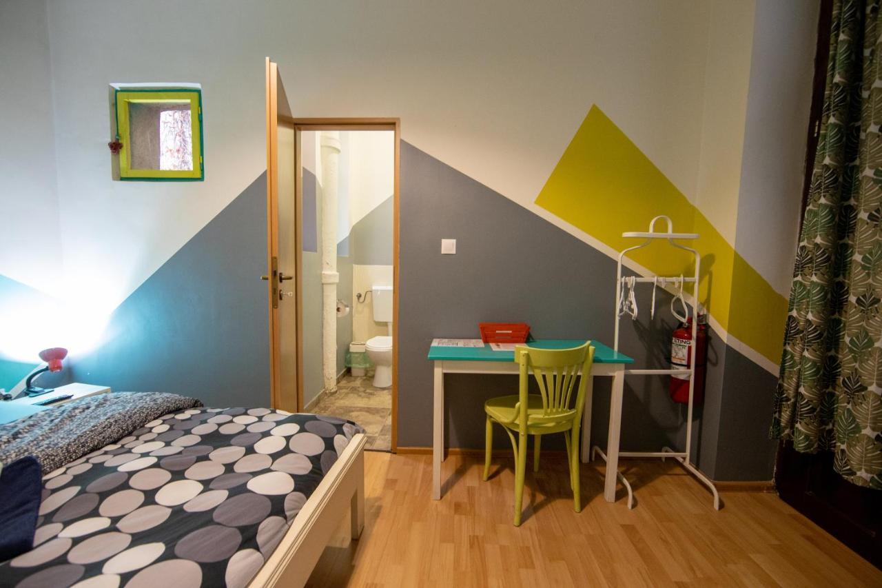 Hostel Cornel ทิมิชัวรา ภายนอก รูปภาพ