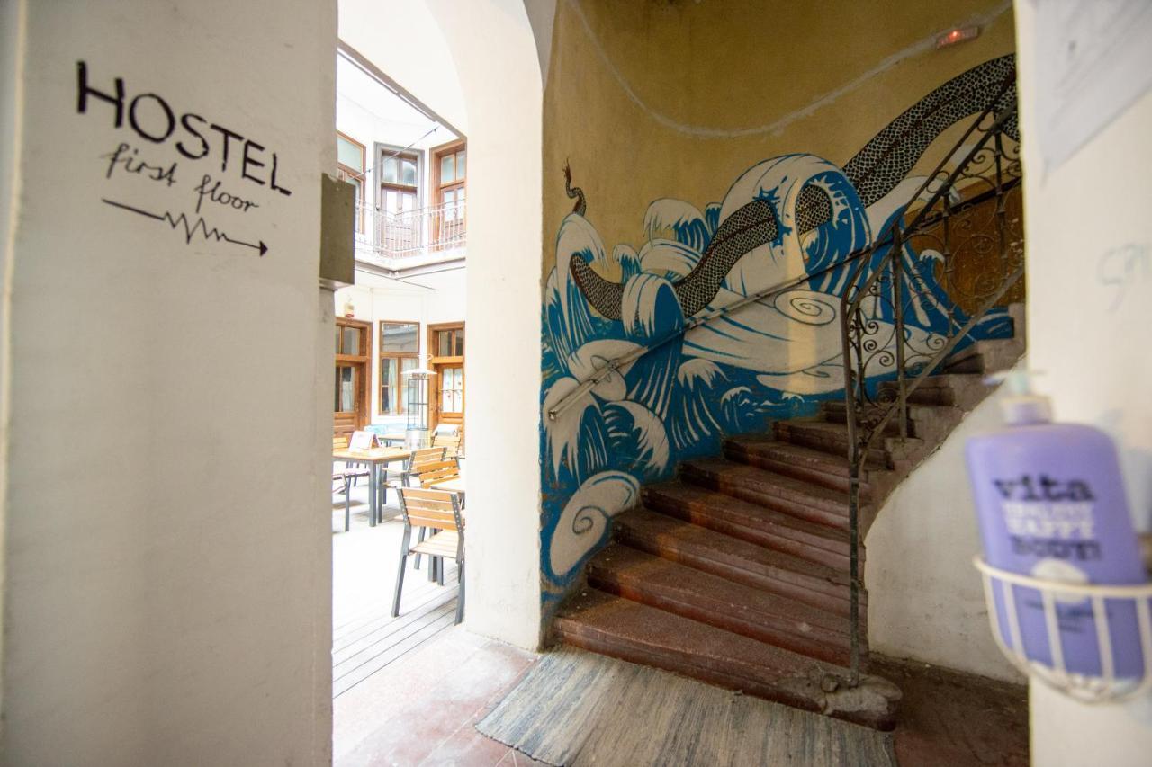 Hostel Cornel ทิมิชัวรา ภายนอก รูปภาพ